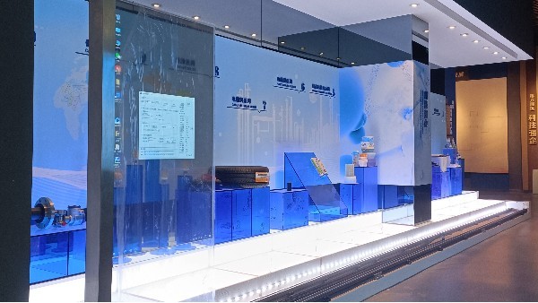 滑轨屏新科技，OLED透明滑轨产品