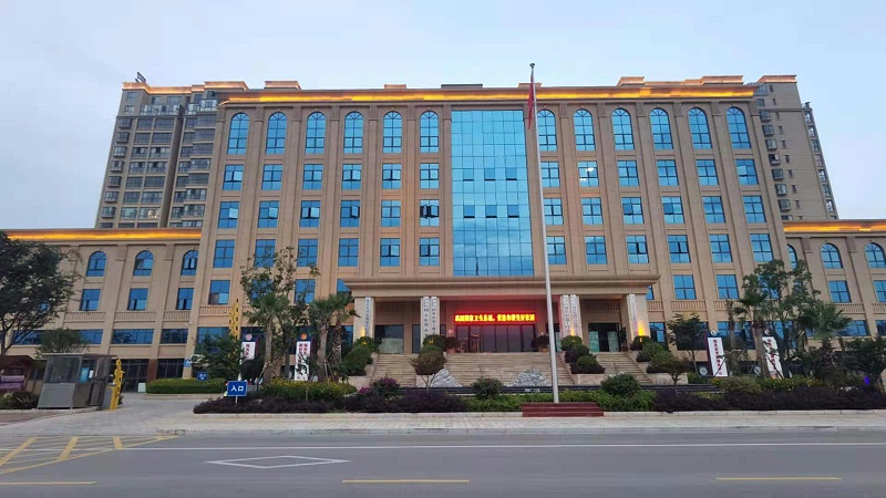 云南陆良党群服务中心引入滑轨屏、拼接屏、一体机打造信息平台