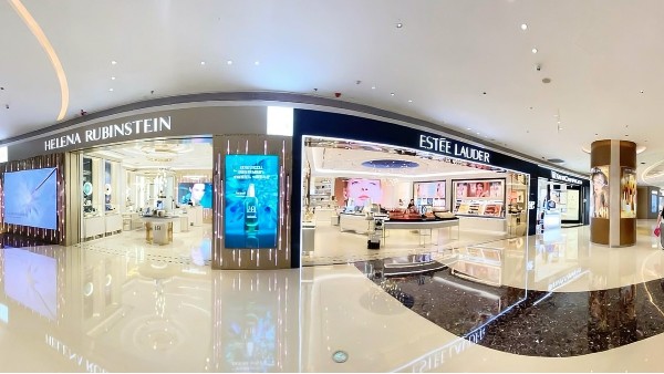 告别传统海报！新一代广告机如何用AI撬动千亿营销市场